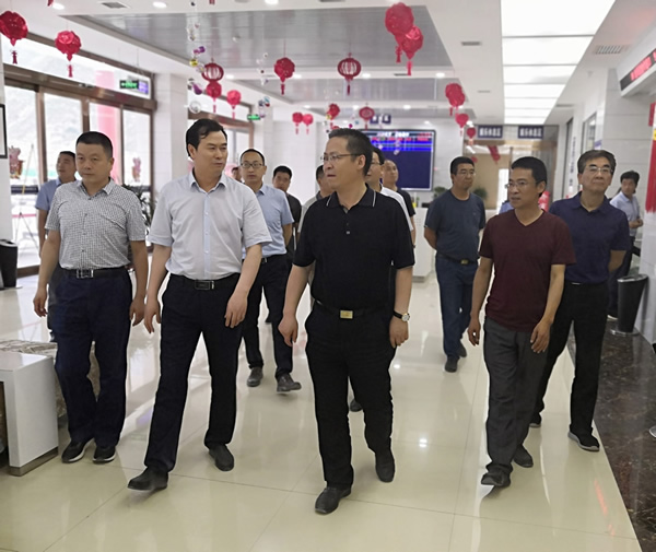 隴南市委常委、組織部部長楊郃調(diào)研指導(dǎo)市龍江城鄉(xiāng)發(fā)展集團(tuán)公司黨建工作