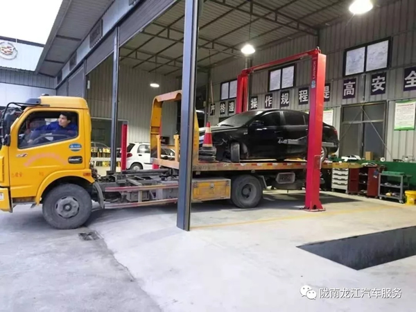 金錘鈑金，銀槍噴漆！龍江汽修值得信賴！