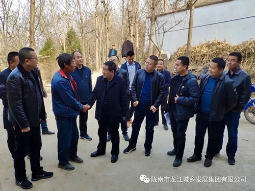 市龍江集團在文縣橋頭鎮(zhèn)安子坡村開展“解難題、辦實事、送溫暖”活動