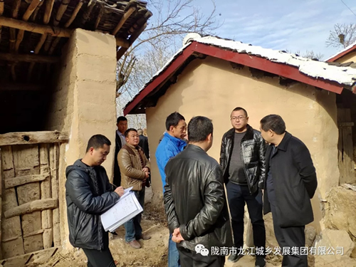 市龍江集團在文縣橋頭鎮(zhèn)安子坡村開展“解難題、辦實事、送溫暖”活動