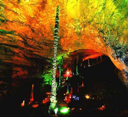 長沙出發(fā)到溶洞奇觀黃龍洞、天門山、玻璃棧道、鳳凰古城九景往返三日游